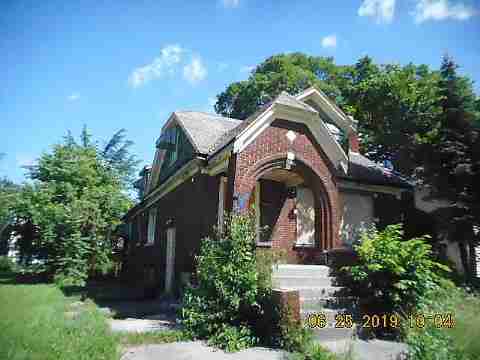 2538 Fullerton (2)_m.jpg